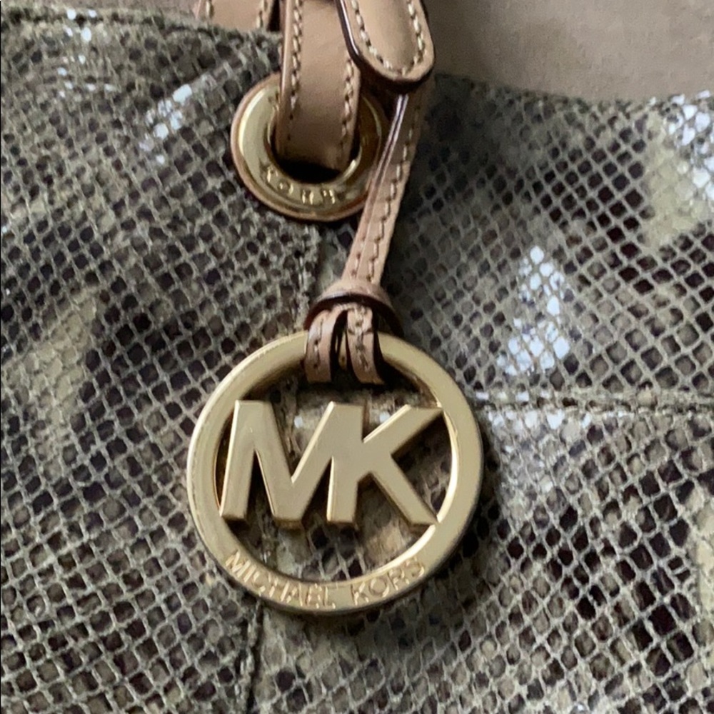 Michael KORS purse snake skin feel - Picture 3 of 12